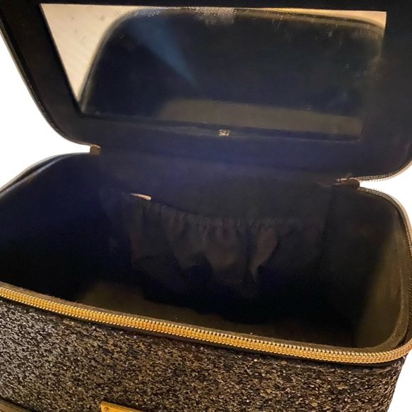 Nicole Miller Black Makeup Cosmetics Case - Picture 8 of 10